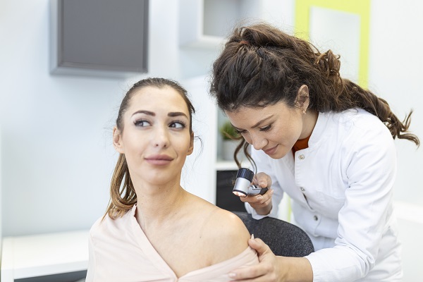 a importância de procurar um dermatologista: saiba agora a importância de procurar um dermatologista: saiba agora